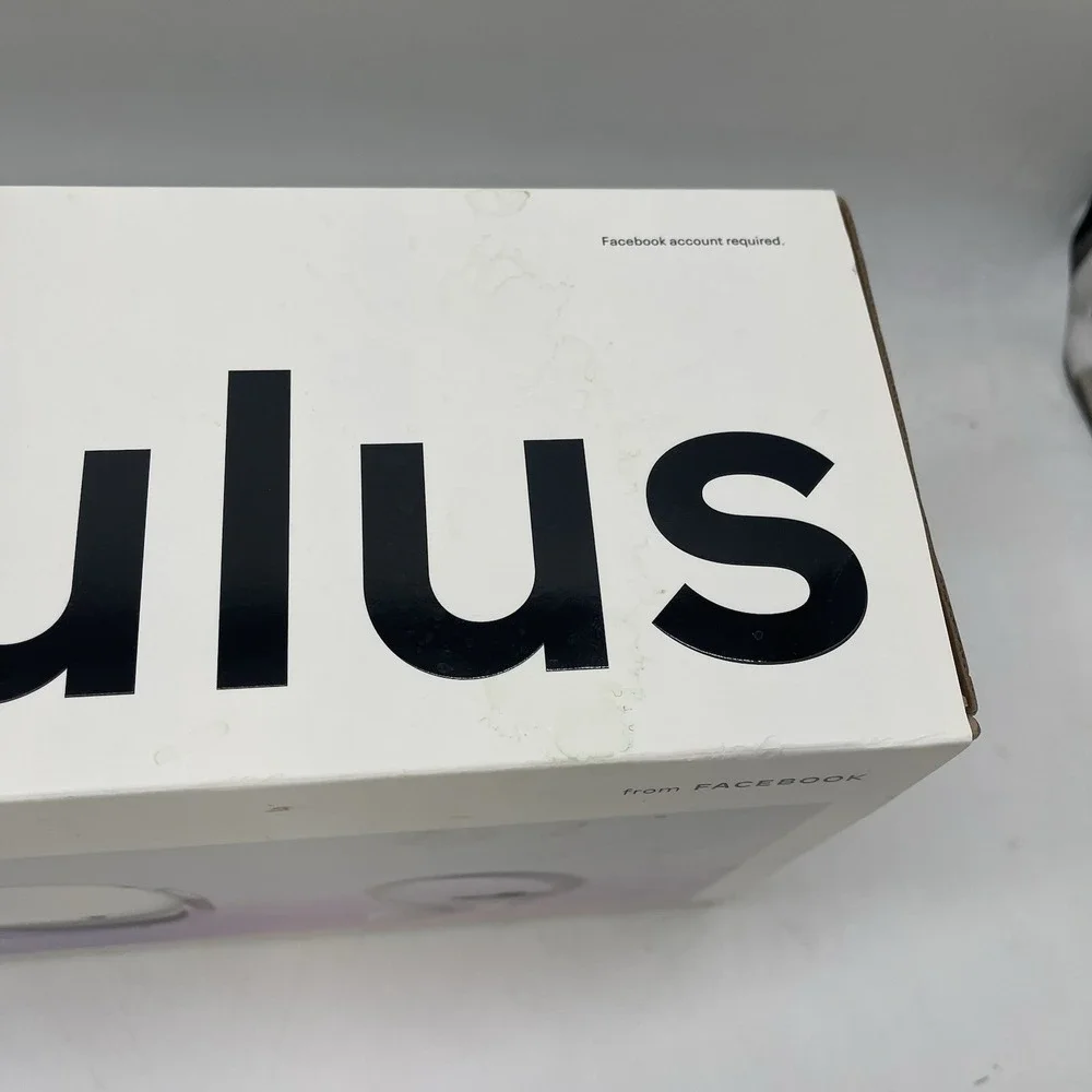 Meta Oculus Quest 2 KW49CM 128GB All-In-One VR Headset W/ Controllers & Box